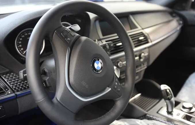 BMW owners in Russia are filing lawsuits for a billion rubles.