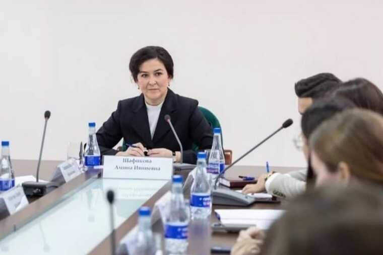 Investigators are requesting the arrest of Bashkortostan's Minister of Culture, Amina Shafikova, on charges of embezzlement and bribery.