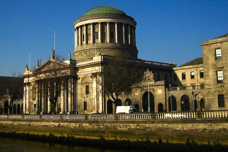 XTX Markets accuses Aviva of refusing to work with the company because of its owner's Russian roots.