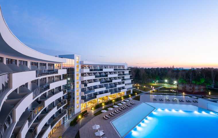 Upscale apart-hotels replacing traditional hotels: Anapa's growth strategy on the Black Sea shore